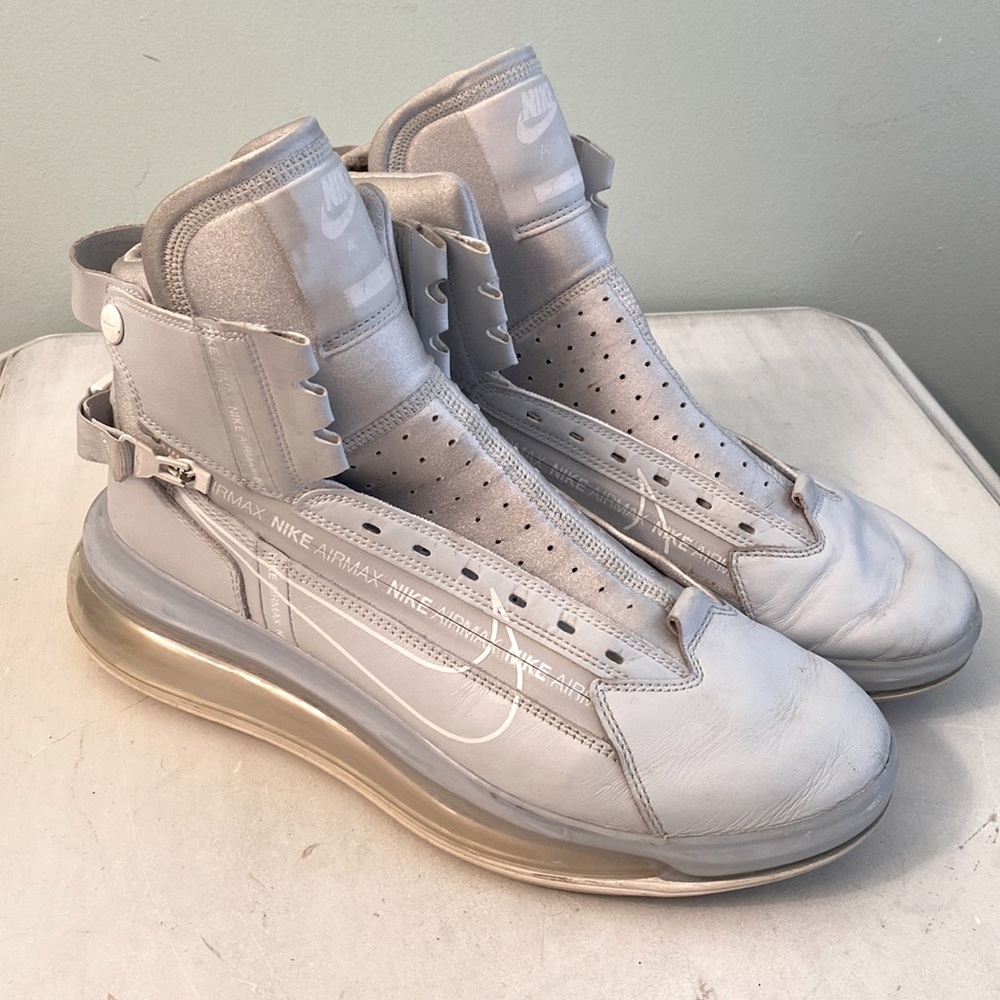Nike Air Max 720 shoes